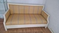 Bäddsoffa, 4st stolar + bord