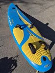 Komplett windsurfingbräda, 2 segel, hängsele