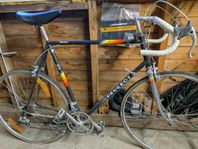 Peugeot racer renoveringsobjekt
