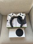Xbox series s + 2 handkontroller och headset 