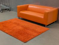 Orange soffa