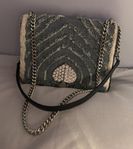 Kate Spade handväska, Swarovski kristaller