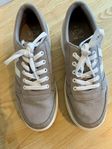 Tjej skor / Vox sneakers Ljusgrå färg  38 Storlek 