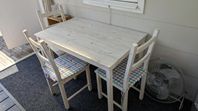 köksbord och 3 stolar 