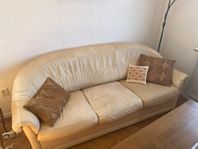 Ljus soffa