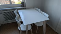 Köksbord + 4 stolar