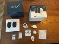 Arlo Pro 4 (2 st kameror) med alla tillbehör