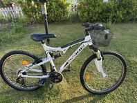 cykel 24tum 7 växlar i bra skick finns i Hagfors