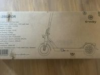 HELT NY elsparkcykel 