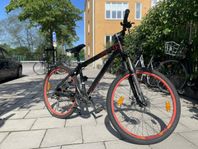 CYKEL MTB Scott, Voltage YZ30, strl L, 26", 24vxl