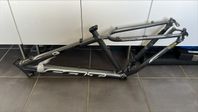 Felt Q720 MTB-ram, storlek 15,5”