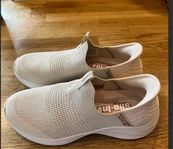 Sketchers slipins