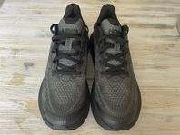 Hoka Clifton 9