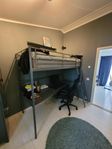 Loftsäng med skrivbord