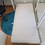 Sängbotten 90x200 bortskänkes mot hämtning