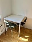 Ikea Bord + 2 stolar