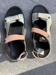 nya lätta sandaler 41 