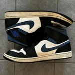 Air Jordan 1 mid ”Racer Blue”