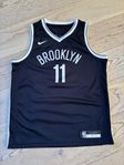 Basketlinne + basketshorts Brooklyn Nets (Irving)