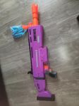 En "ovanlig" Fortnite scar Nerf gun i lila