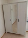 Garderob m spegel