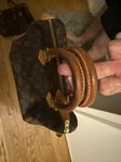 LOUIS VUITTON väskor 