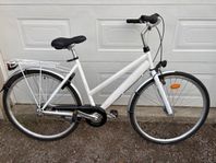 3vxl Cykel 28" vit i mkt fint skick