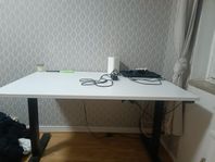 höj och sänkbart skrivbord 