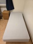 säng 85cm bortskänkes 