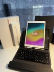 iPad 8:e Gen + Apple Pencil + Tangentbord & Fodral