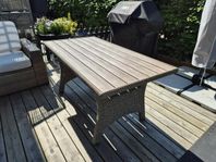 Nytt utebord i konstrotting