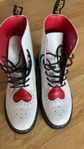 Dr Martens vita storlek 39