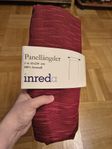 Panelgardiner vinröda