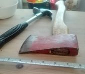 Yxa och Hammare