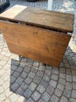 Gammalt slagbord från 1800-talet