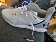 golfskor Under Armour helt nya aldrig använda storlek 47