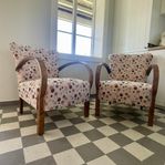 2 underbara fåtöljer nyrenoverade fr 1940-talet