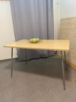 Matbord/ skrivbord