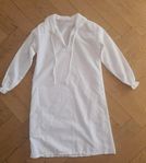 Lucia linne med spetsdetaljer strl 100 nytt 250kr