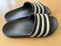 Adidas badtofflor, ca storlek 35