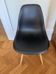 Eames liknande stolar, svarta 