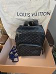 LOUIS VUITTON Discovery Backpack MM