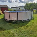Pool med tillbehör