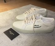 Nya Ysl skor i storlek 43