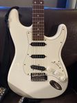 Strata m.Schecterhals, Dimarzio, Bare Knuckle