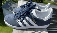 Adidas Gazelle Sneakers - Blå - Storlek 35.5
