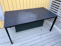 Trädgårdsbord