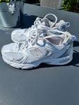 New balance sneakers 530