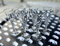 6 st fina Snapsglas (finns 12 st). Nya-Nyskick. 