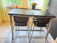 Matbord och våningssäng till salu